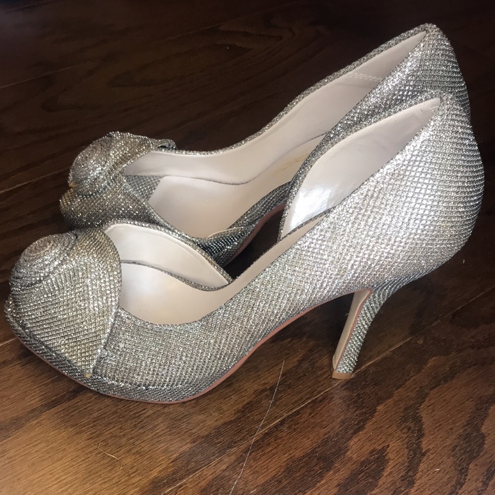 Silver Caparros heels in size 8